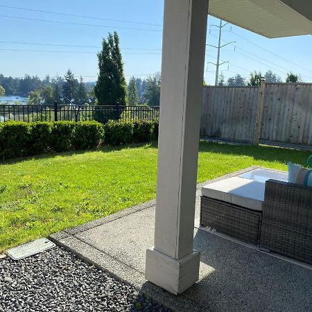 Cozy Lakeview Suite Виктория Екстериор снимка