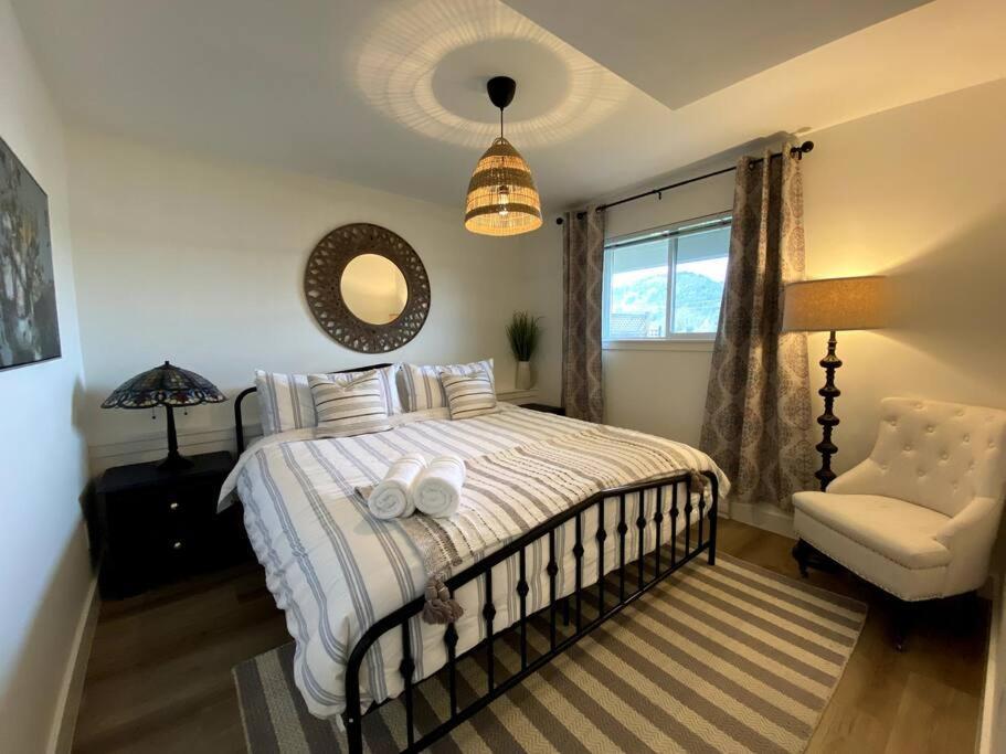 Cozy Lakeview Suite Виктория Екстериор снимка